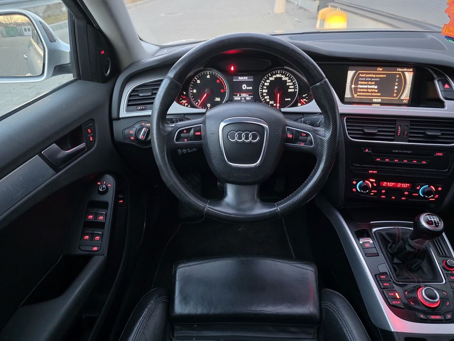 Audi  A4 B8 2.0TDI / Xenon - Navi - Piele - Panoramic