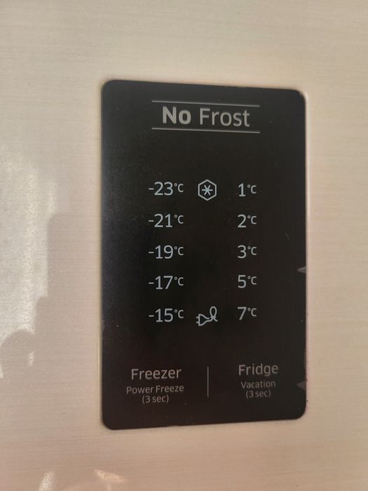 В отличном состоянии холодильник