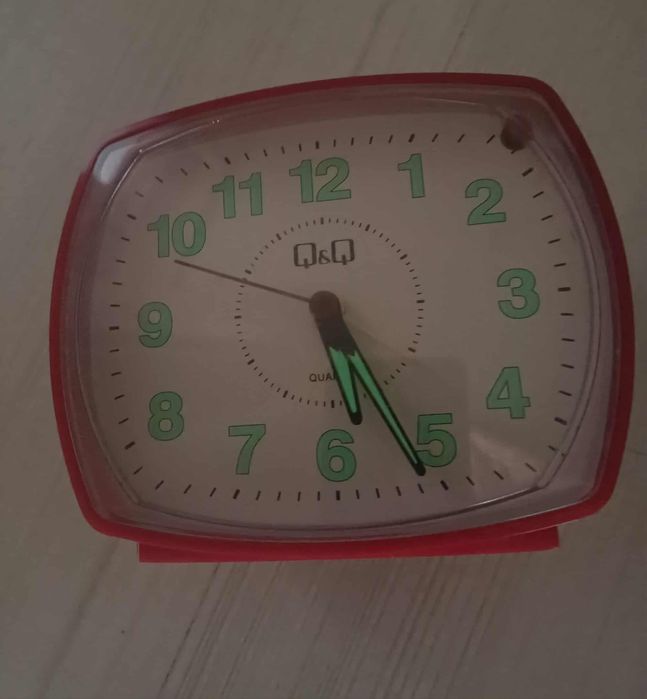 Ceas deșteptător Q&Q