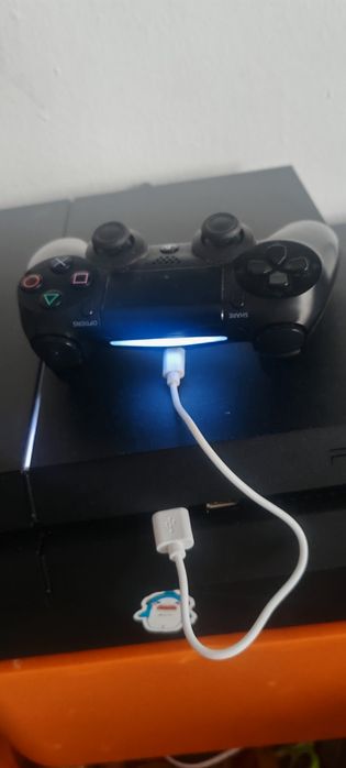 Vand playstation 4 1TB
