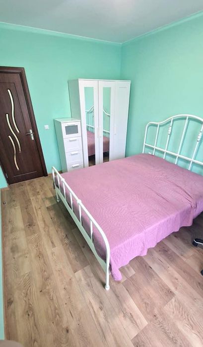 Дава се под наем Двустаен апартамент в Варна, Цветен квартал - 65 кв.м за 475 € - Снимка #3