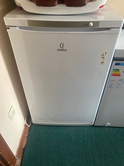 Морозика продаю и машинку ,