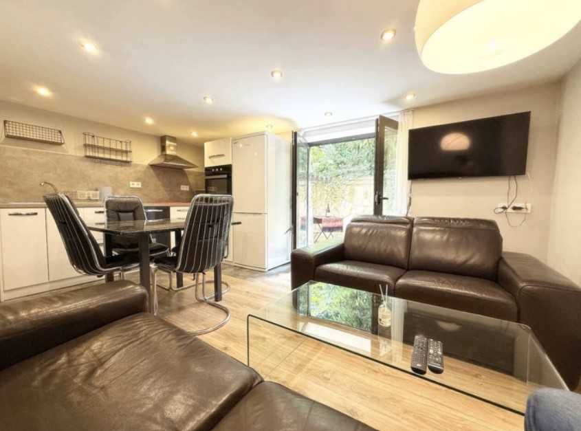 Двустаен апартамент под наем Център