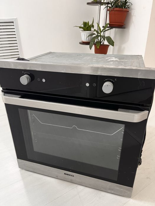 Духовой шкаф Beko