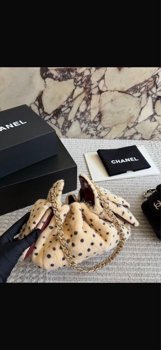 Чанта Chanel 25 пухена