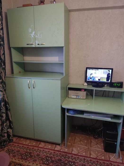 Компьютерный стол со шкафом