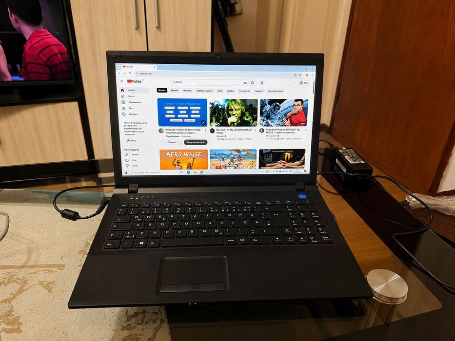 Лаптоп 8gb ram преинсталиран windows 10