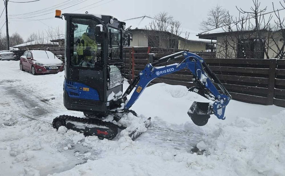 Inchiriez Mini-excavator 1.5t – Gamă completă accesorii (Picon, Sfredel, Gheară)