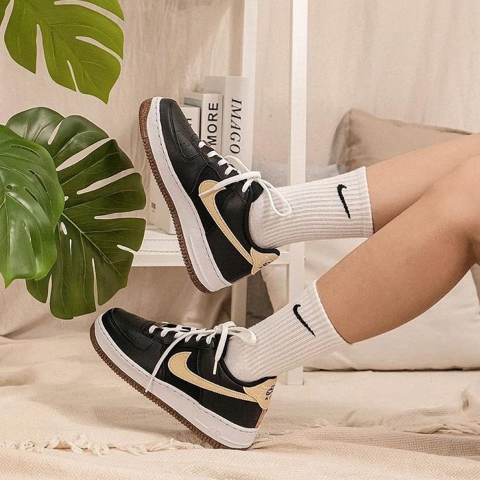 Nike Air Force 1 LV8