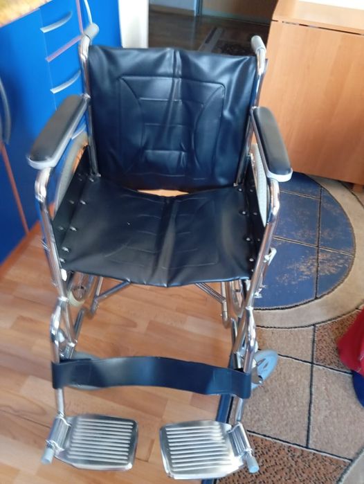 Продаю инвалидную коляску !