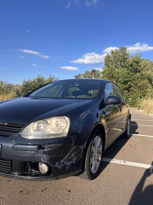 Vând golf 5 in stare buna de functionare