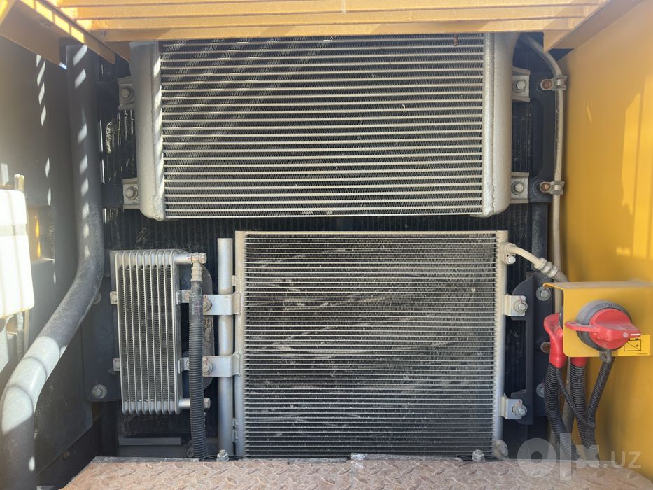 Ekskavator XCMG XE205DA 2021 yil, zo’r holatda
