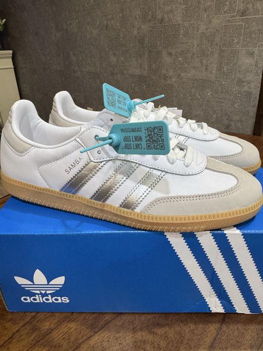 Новые кроссовки Adidas Samba