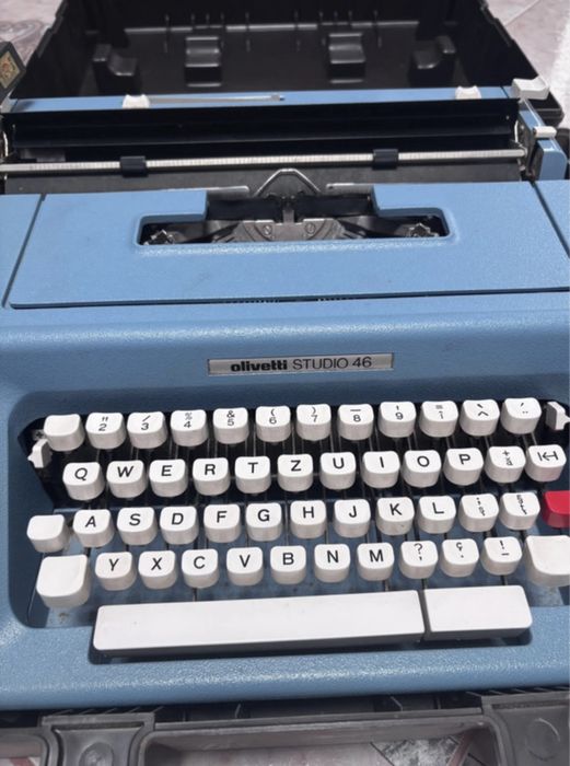 Masina de scris olivetti studio 46