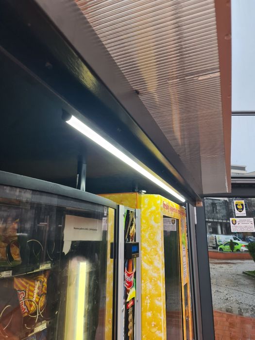 Покрив за вендинг машини