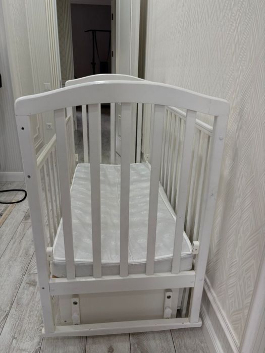 Детская кроватка манеж