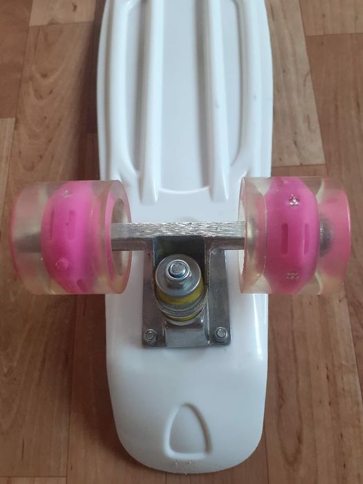 Прдам скейборт в отличном состоянии