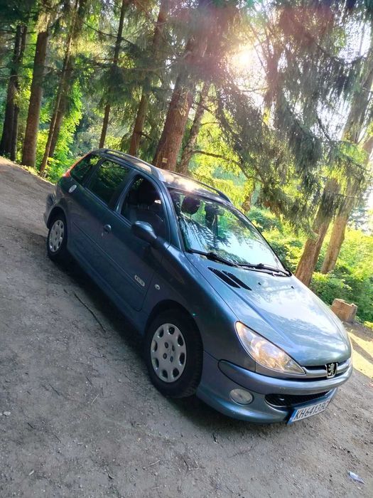 Лек автомобил Peugeot 206 SW - Само на 65000 км