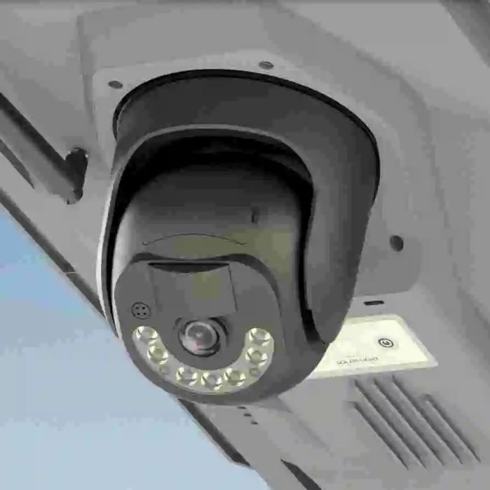 Прожектор на солнечной панели с видеокам