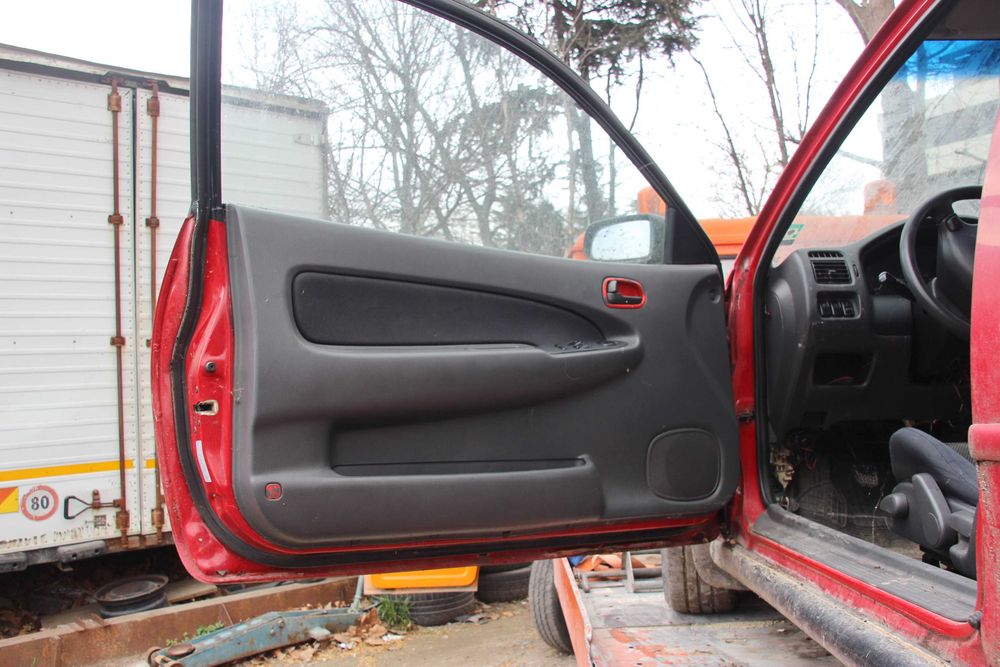 Мазда  323 F 2.0 DIТD   - само на части Mazda 323