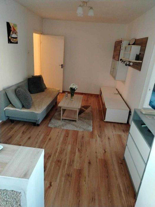 Proprietar, inchiriez apartament cu 2 camere.