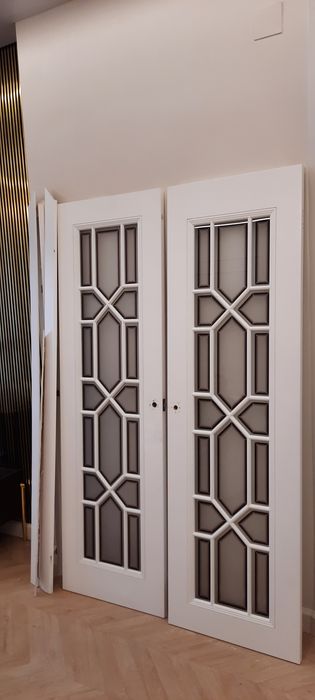 Дверь двух створчетый с полном комплекте