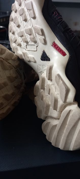 Adidas dama Traxion GoreTex 40