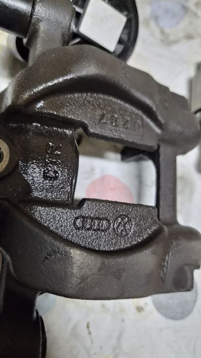 Etrier Dreapta Spate VW passat B8 2017