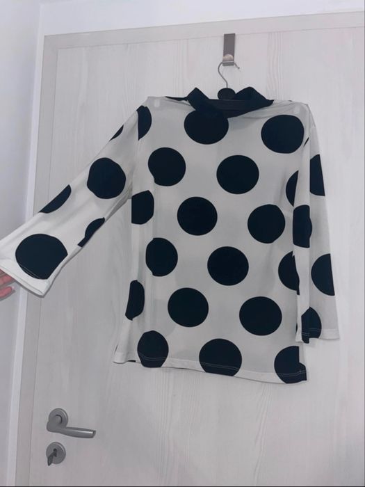 Bluza cu buline  eleganta