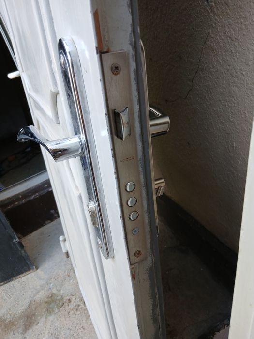 Железная дверь,размер 120×210