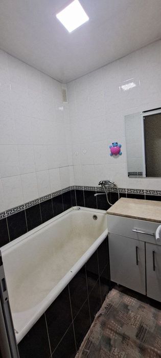 третида 3 хона сотилади