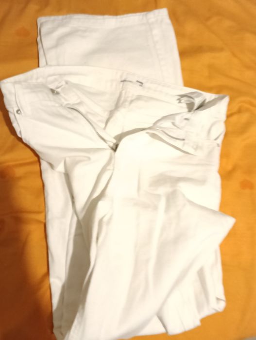 Blug Alb damă mărimea XS.