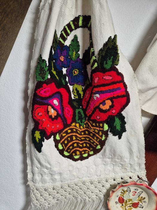 Vind prosoape traditionale facute de mina preturi de la 500 lei