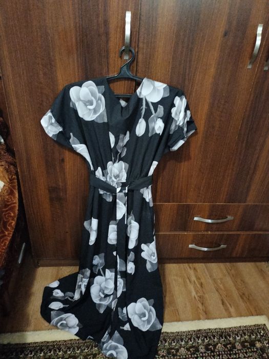 Платья женские, разные