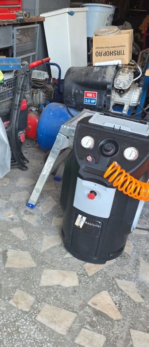 Compresoare aer de 50 ltr. si 25 ltr.