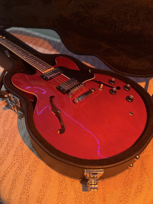 Электрогитара Epiphone ES-335 с плотным кейсом (orig)