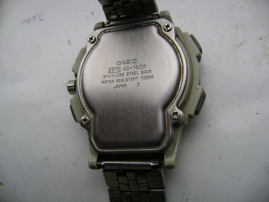 Продавам 5 броя каварцови часовника Casio