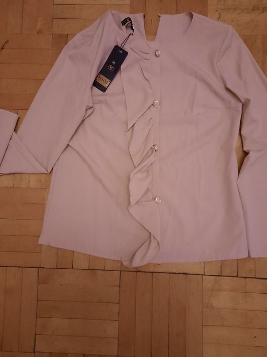 Продам женские блузки.