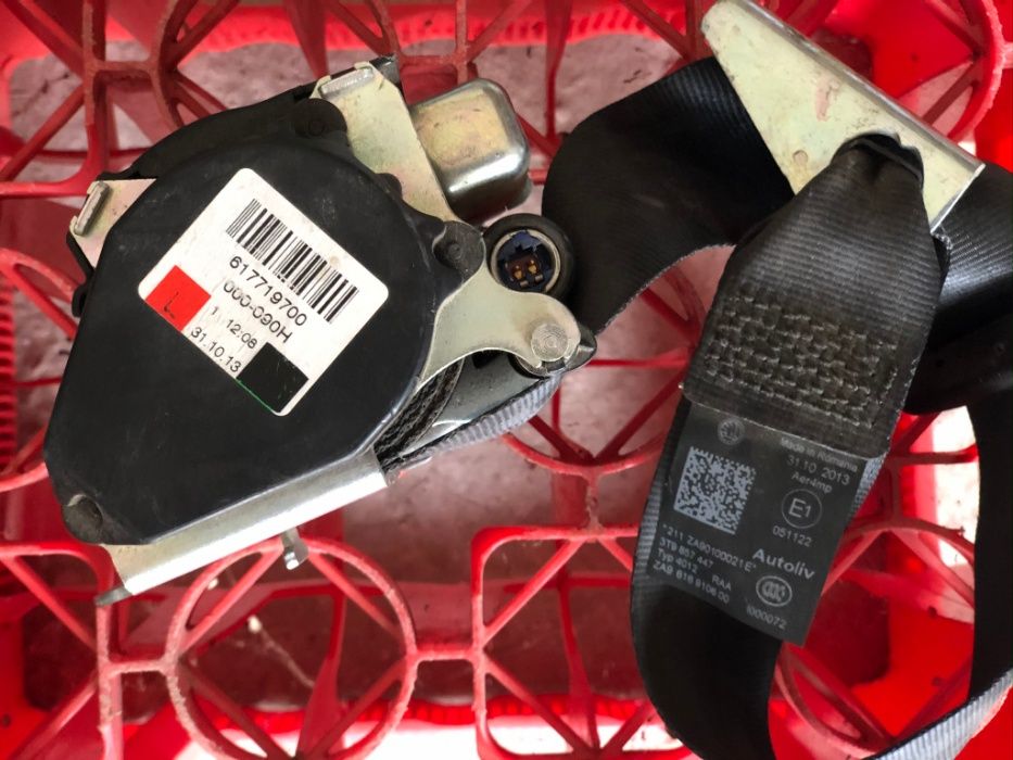 Centura cu pretensionare stanga spate Skoda Superb 2008+, impecabila