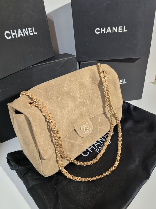 Налична чанта Chanel Maxi Flap