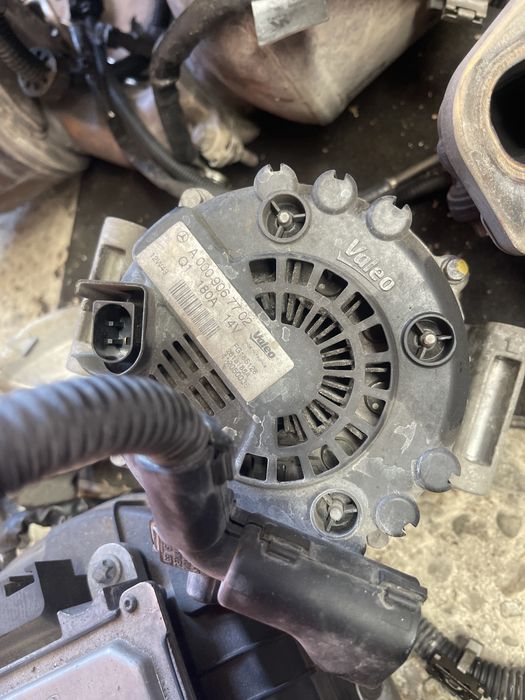 Alternator 2.2 cdi euro 5 om 651 a0009067702 Mercedes-Benz