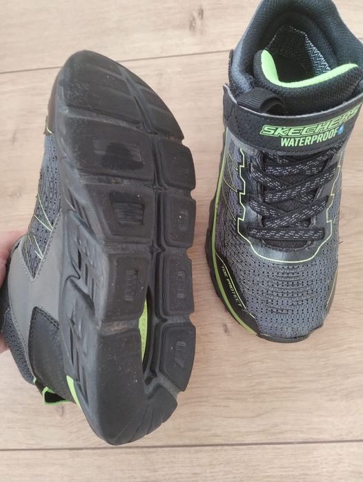 Vând ghete iarna impermeabil Sketchers 33