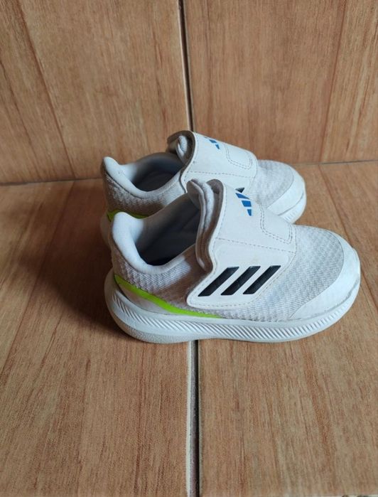 Adidași unisex mărimea 21