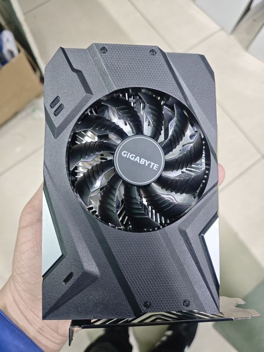 NVIDIA GeForce GTX 1650 4GB — обслужена, отличное состояние