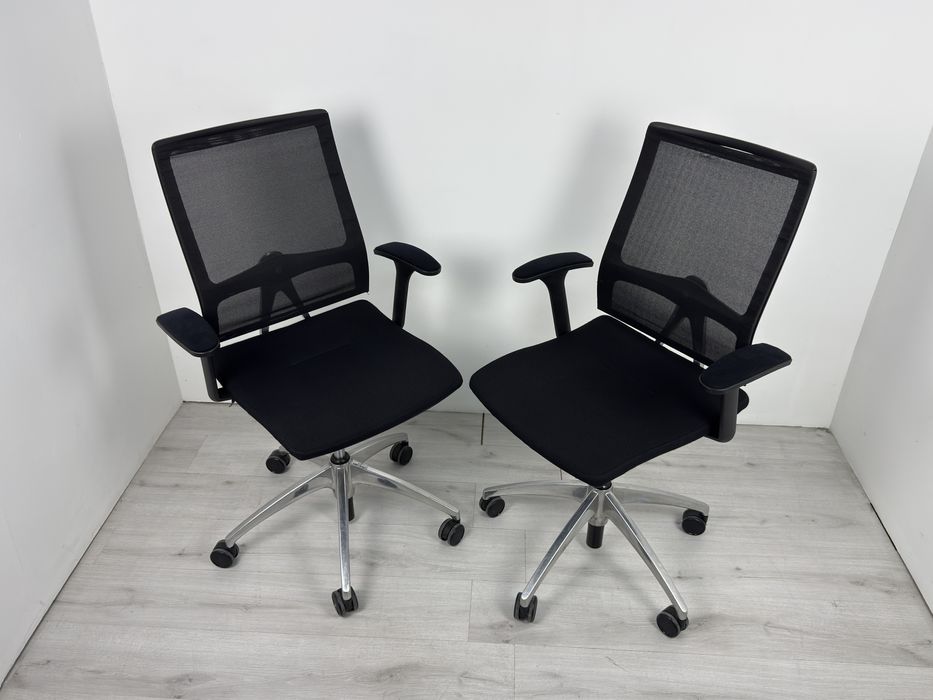 Висок Клас Столове за конферетна зала и срещи черна мрежеста облегалка