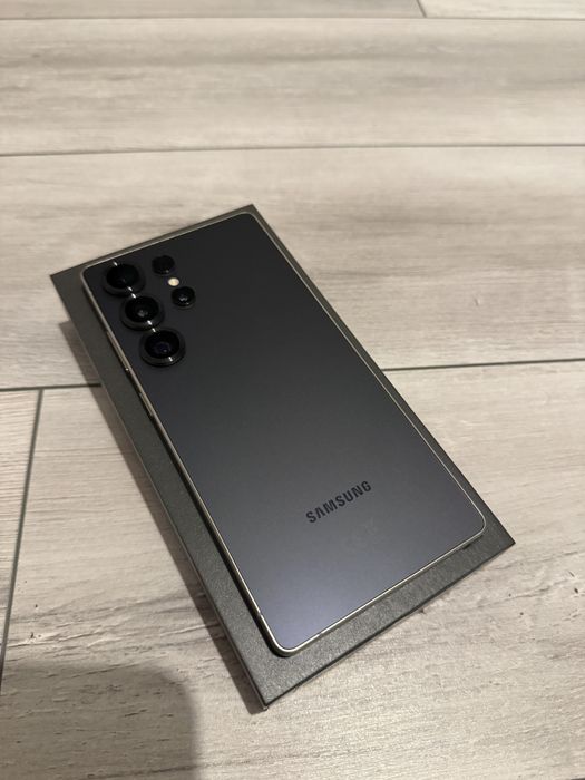 Vând/Schimb Samsung S25 Ultra Negru, 512Gb.