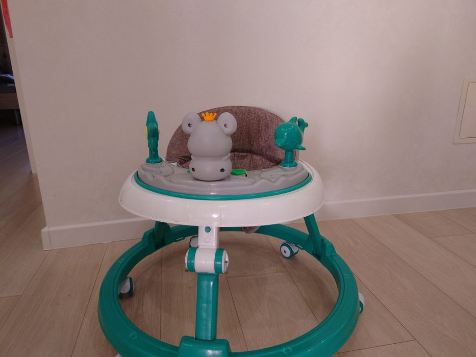 Продам детскуе ходунки