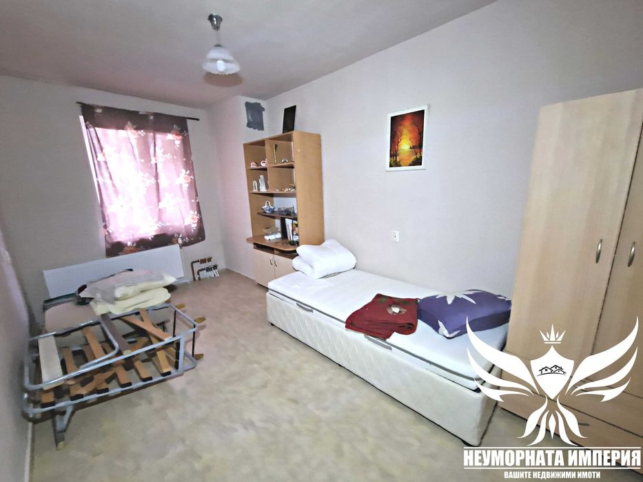 Двуетажна къща с две сгради 480РЗП с 800кв. двор село Павелско