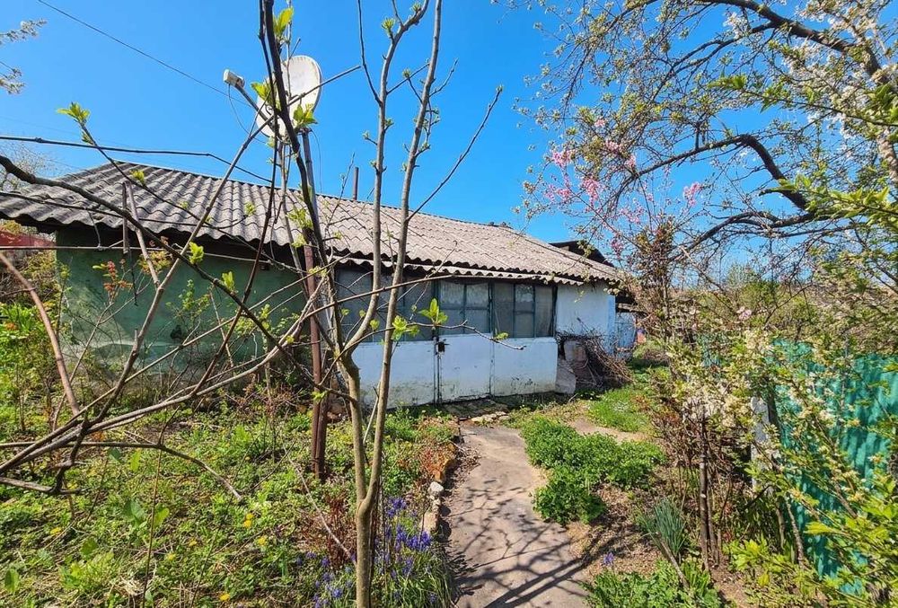 CASA SI CURTE Teliuc  vedere spre lac