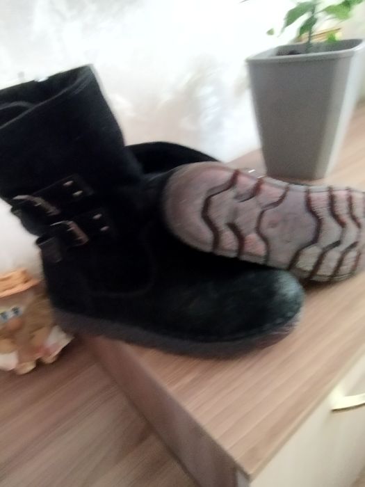 Продам женскую шубу